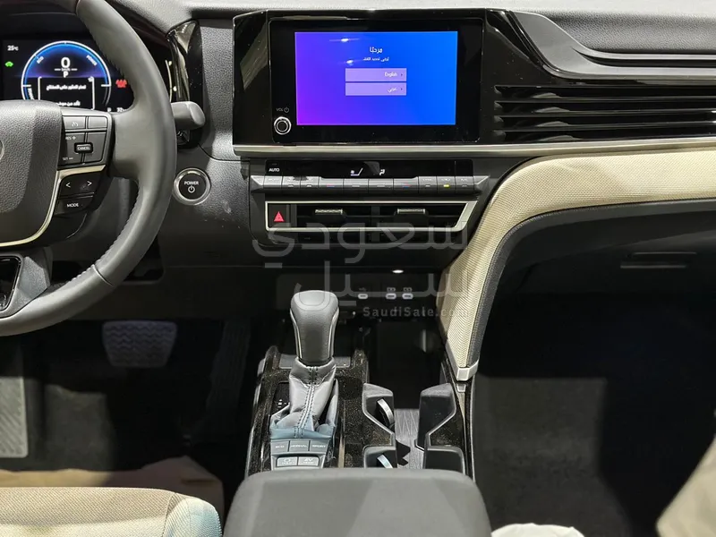 2026 تويوتا كامري ال اي