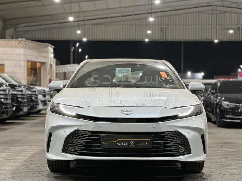 2026 تويوتا كامري ال اي