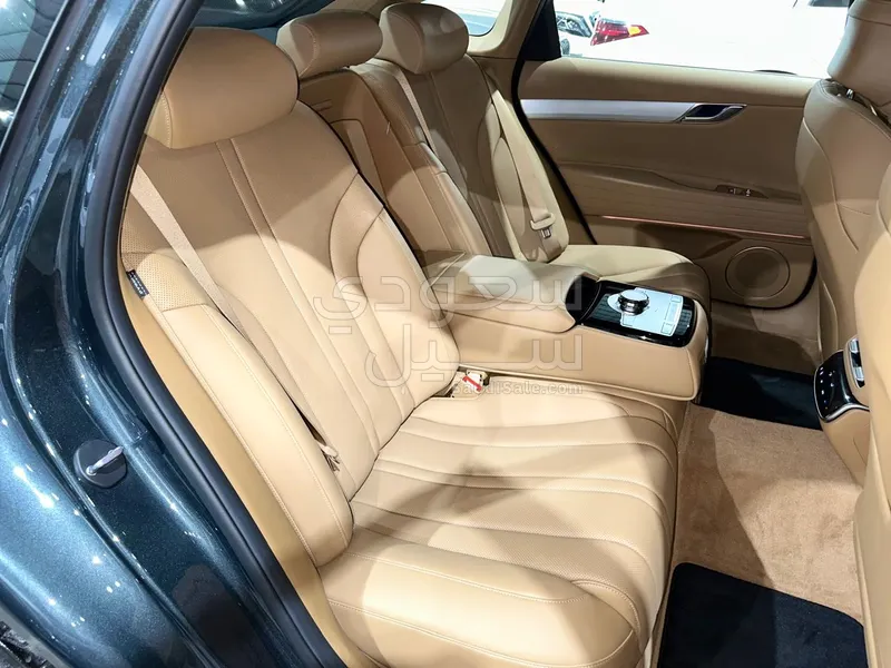 2025 جينيسيس جي 80