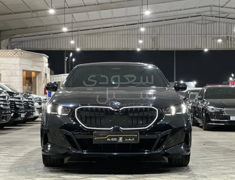 2024 بي ام دبليو الفئة الخامسة 520 أي