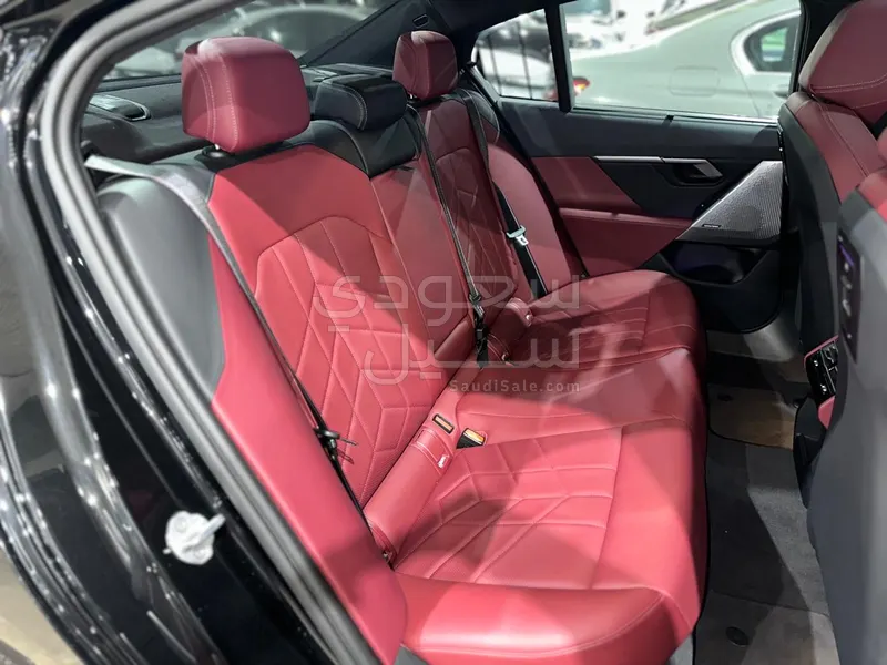 2024 بي ام دبليو الفئة الخامسة 520 أي