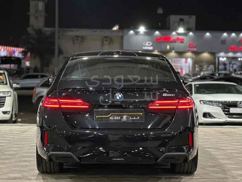 2024 بي ام دبليو الفئة الخامسة 520 أي