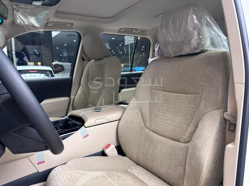 2025 تويوتا لاند كروزر جي اكس ار2