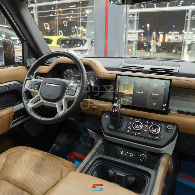 2023 لاند روفر ديفيندر 130