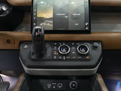 2023 لاند روفر ديفيندر 130