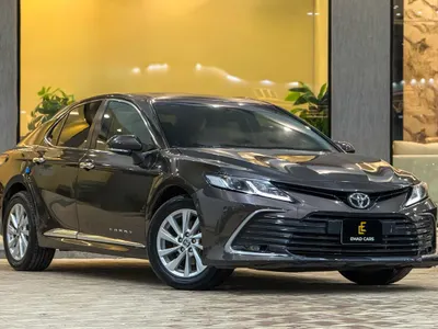 2022 تويوتا كامري جي ال اي