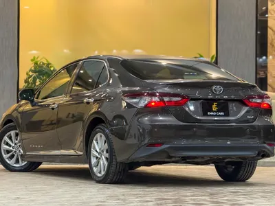 2022 تويوتا كامري جي ال اي