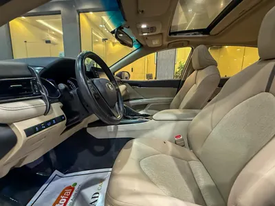 2022 تويوتا كامري جي ال اي