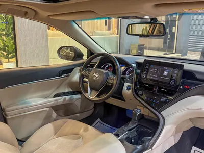 2022 تويوتا كامري جي ال اي