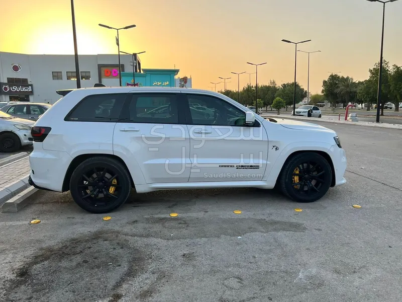 2018 جييب جراند شيروكي تراك هوك