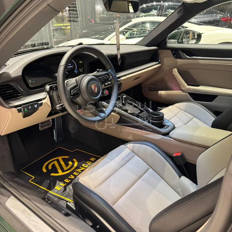 2026 بورش 911 كاريرا