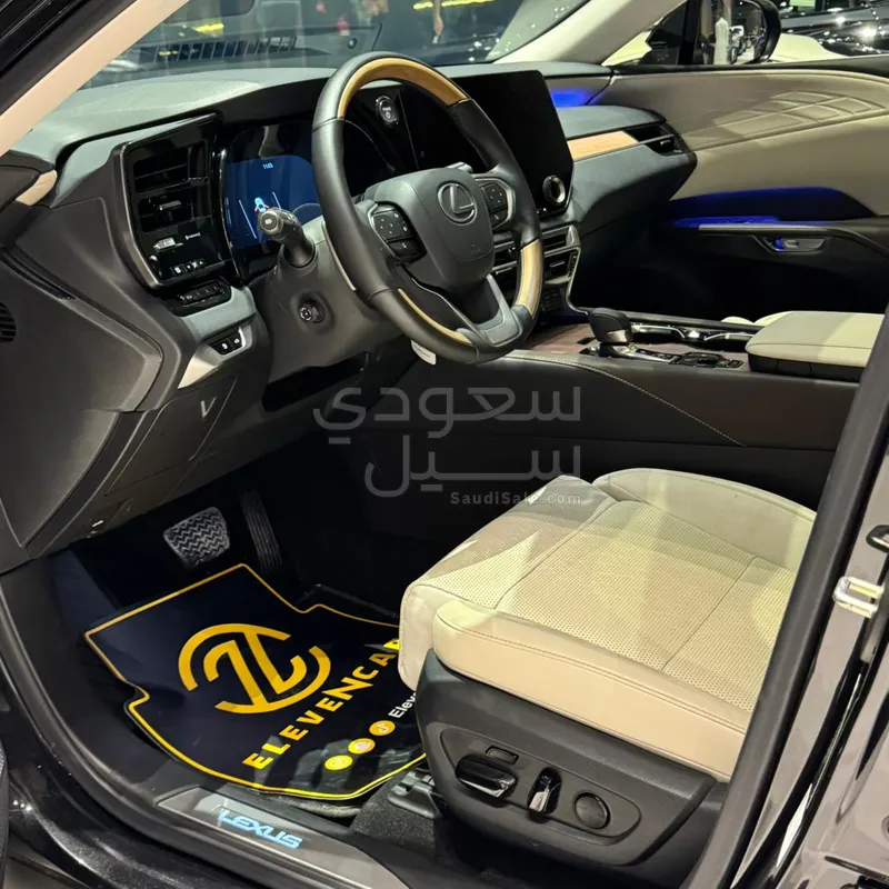 2025 لكزس أر إكس 350
