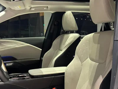 2025 لكزس أر إكس 350