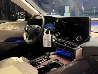 2025 لكزس أر إكس 350