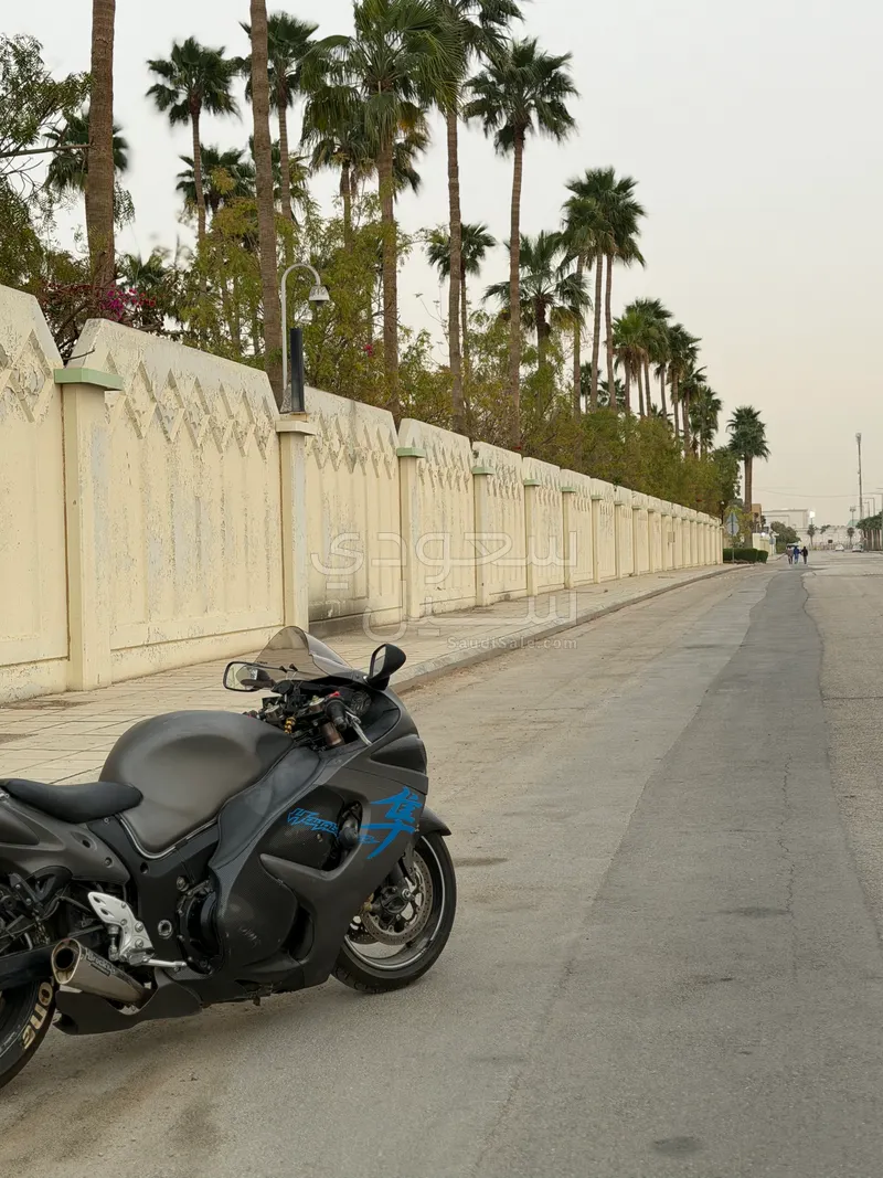 2016 سوزوكي هايبوزا كاستم