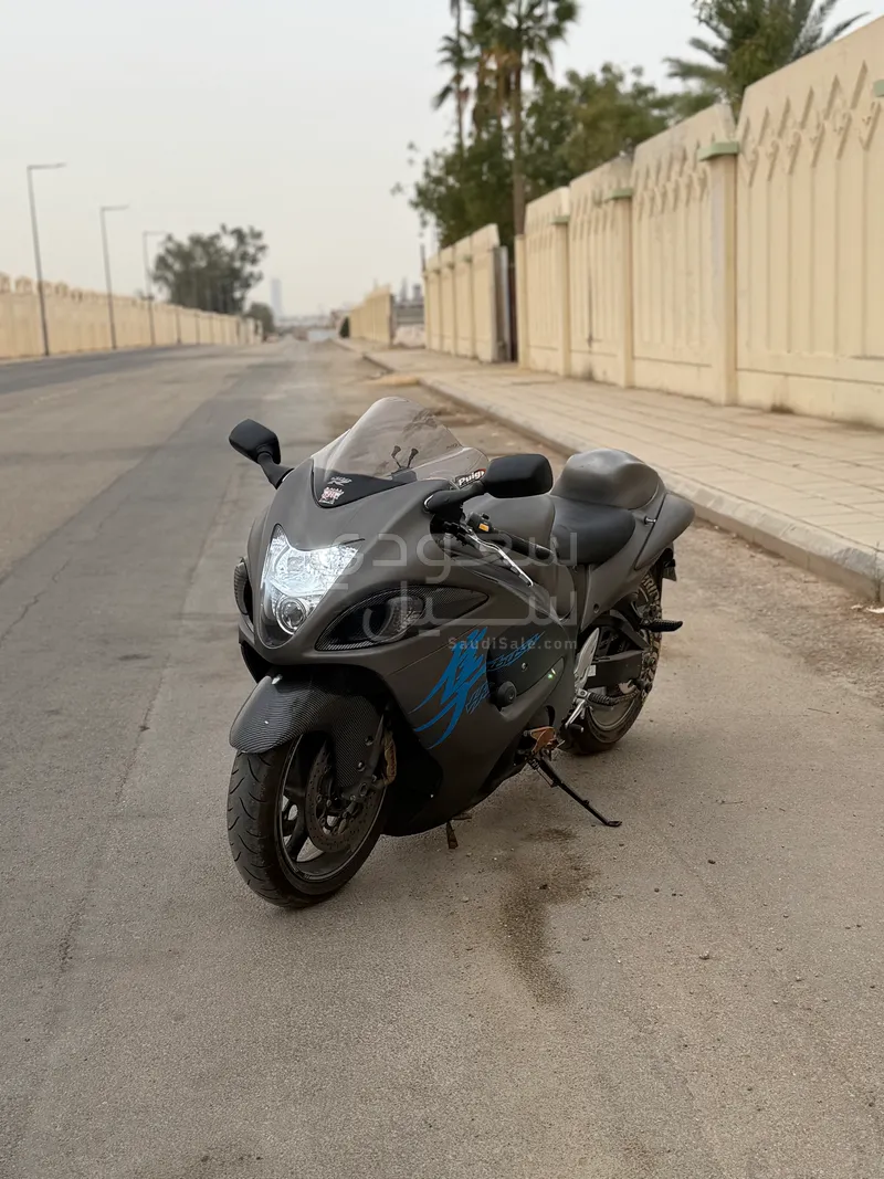 2016 سوزوكي هايبوزا كاستم