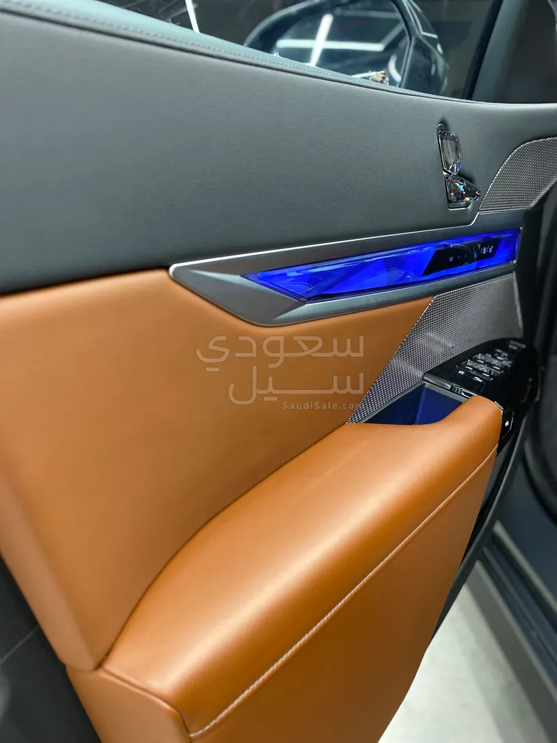 2023 BMW 7 Series 740i