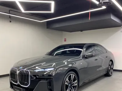 2023 BMW 7 Series 740i