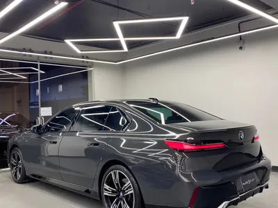 2023 BMW 7 Series 740i