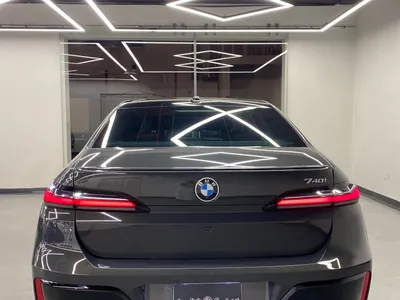 2023 BMW 7 Series 740i