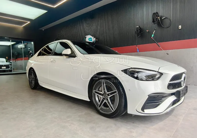 2025 مرسيدس - بنز سي 200 أي إم جي