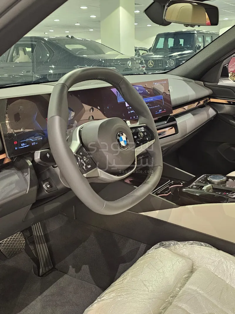 2026 بي ام دبليو الفئة الخامسة 520 أي