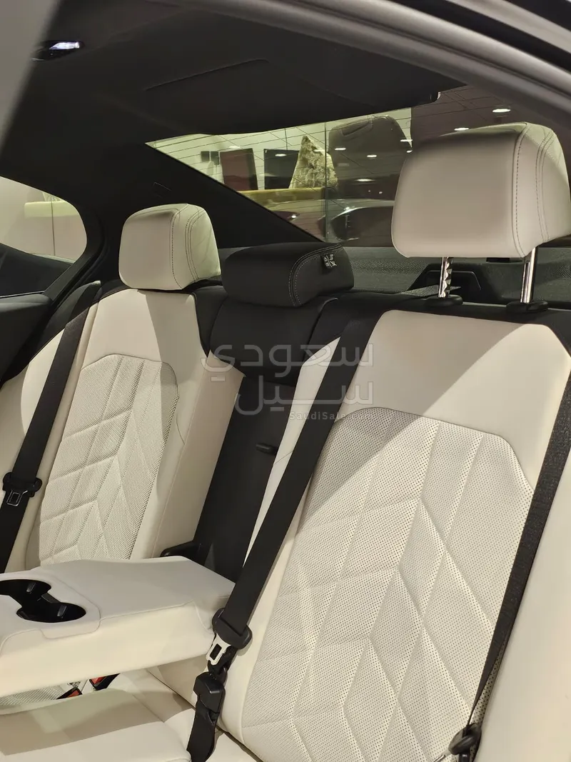 2026 بي ام دبليو الفئة الخامسة 520 أي