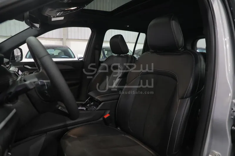 2023 جييب جراند شيروكي ال التيتيود