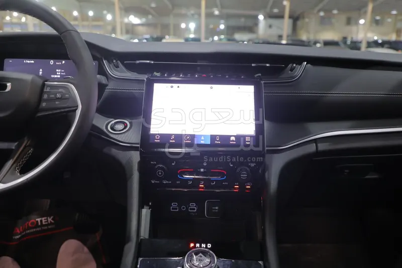 2023 جييب جراند شيروكي ال التيتيود