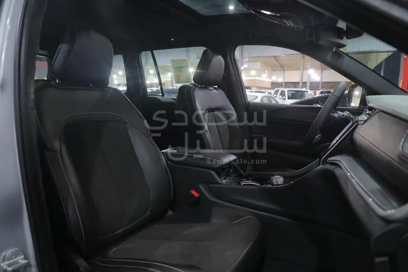 2023 جييب جراند شيروكي ال التيتيود