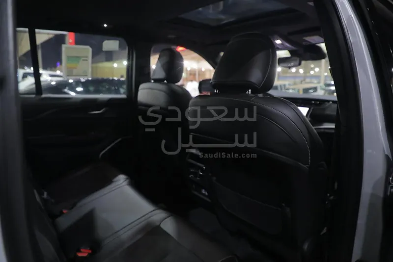 2023 جييب جراند شيروكي ال التيتيود