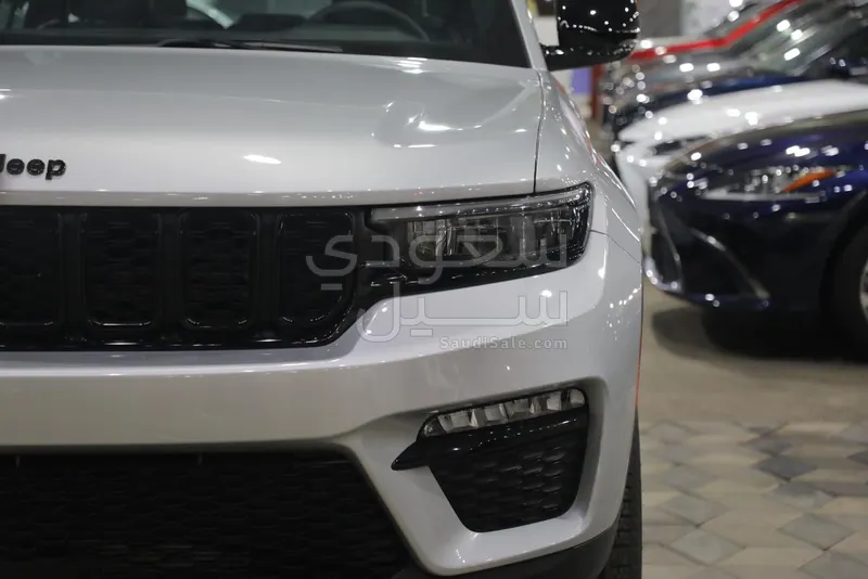 2023 جييب جراند شيروكي ال التيتيود