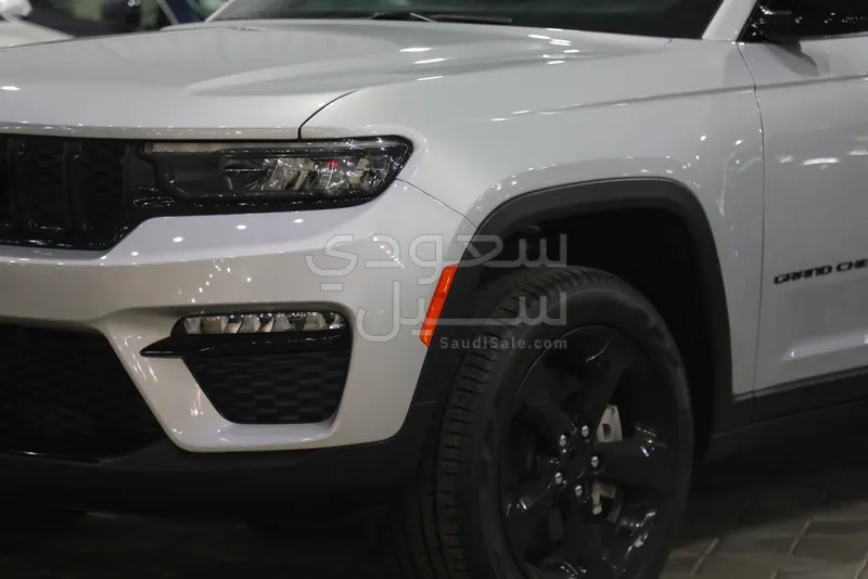 2023 جييب جراند شيروكي ال التيتيود