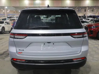 2023 جييب جراند شيروكي ال التيتيود