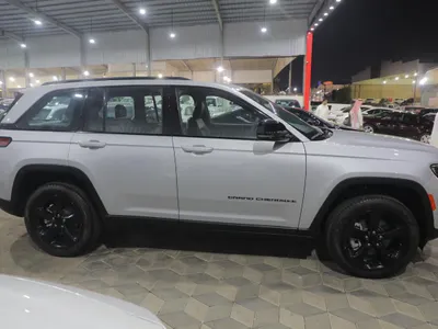 2023 جييب جراند شيروكي ال التيتيود