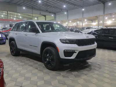 2023 جييب جراند شيروكي ال التيتيود