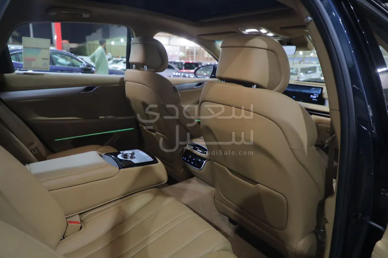 2025 جينيسيس جي 80