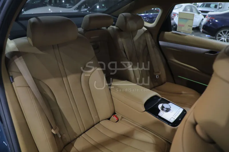 2025 جينيسيس جي 80