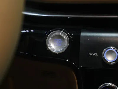 2025 جينيسيس جي 80