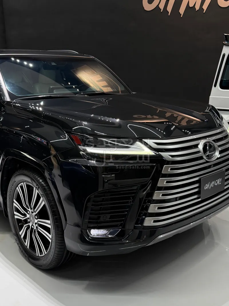 2023 لكزس إل إكس 600