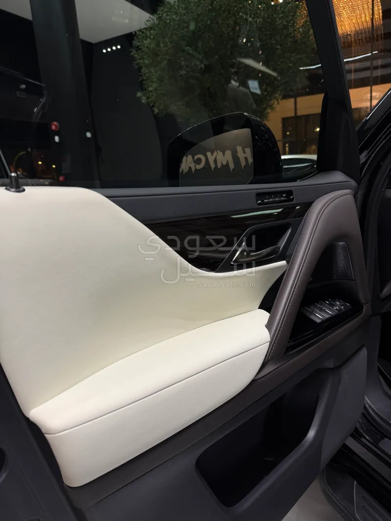 2023 لكزس إل إكس 600