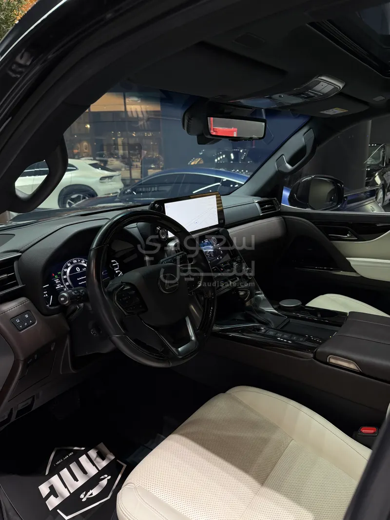 2023 لكزس إل إكس 600