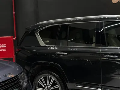 2023 لكزس إل إكس 600