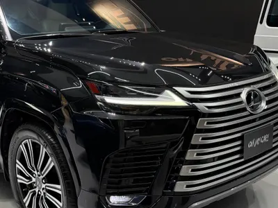 2023 لكزس إل إكس 600