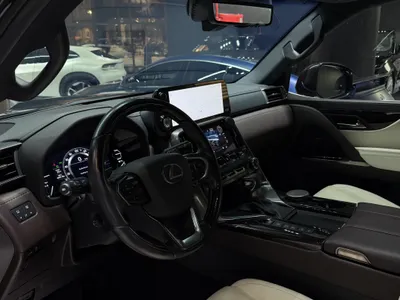 2023 لكزس إل إكس 600