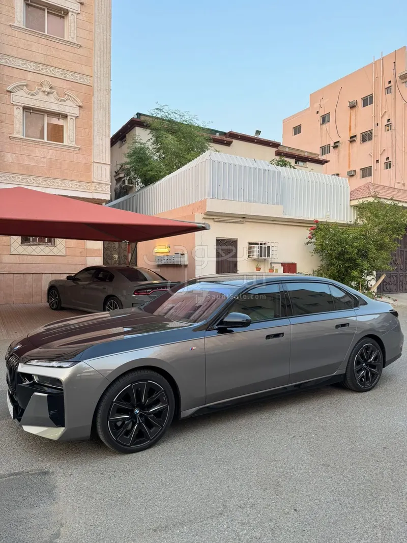 2024 بي ام دبليو الفئة السابعة 760 إل أي إم