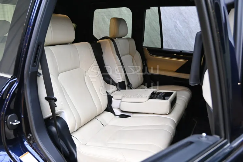 2019 لكزس إل إكس 570 اس