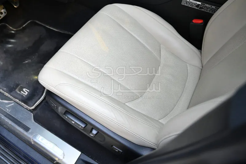 2019 لكزس إل إكس 570 اس