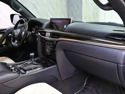 2019 لكزس إل إكس 570 اس