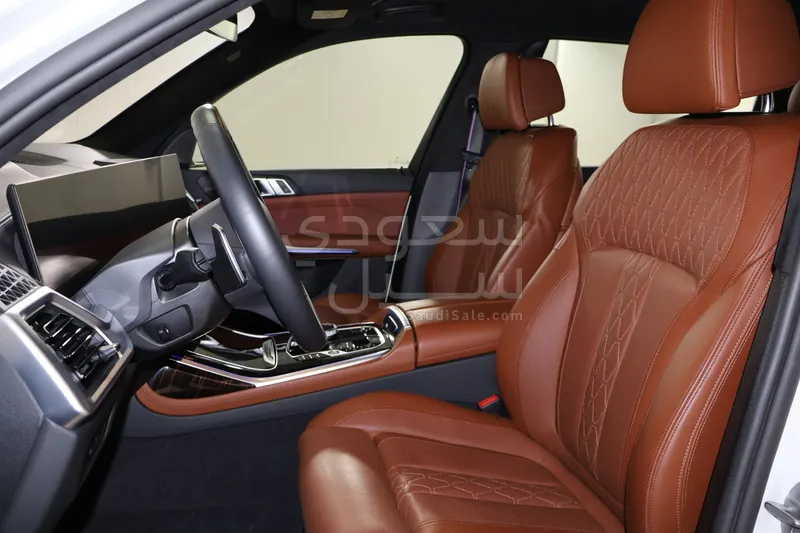 2025 بي ام دبليو الفئة اكس 7 إم كت